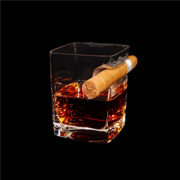 Whiskey Glas mit Zigarrenablage Modern